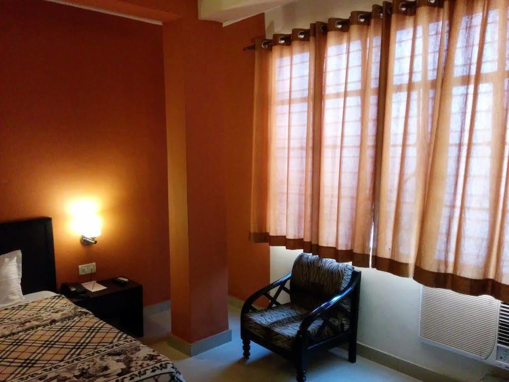 Hotel Himalaya Haridwār Екстериор снимка