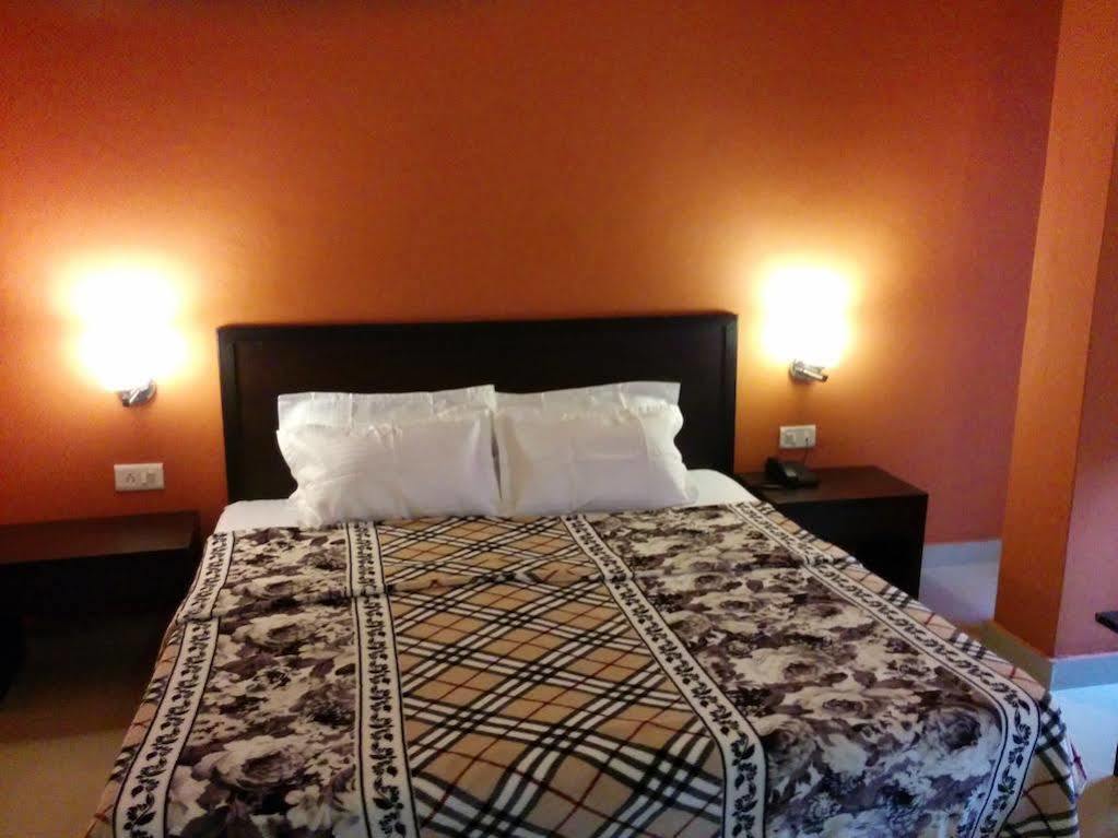Hotel Himalaya Haridwār Екстериор снимка